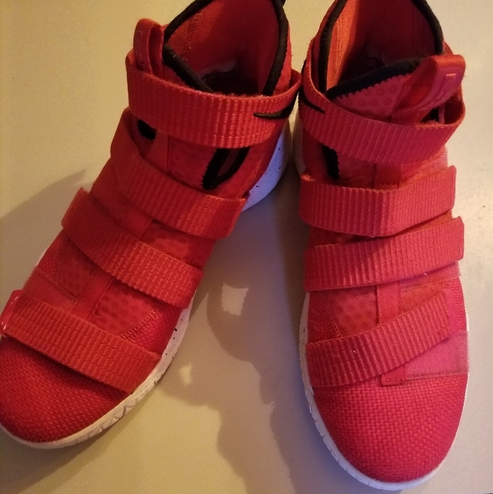 Lebron James Soldier 10